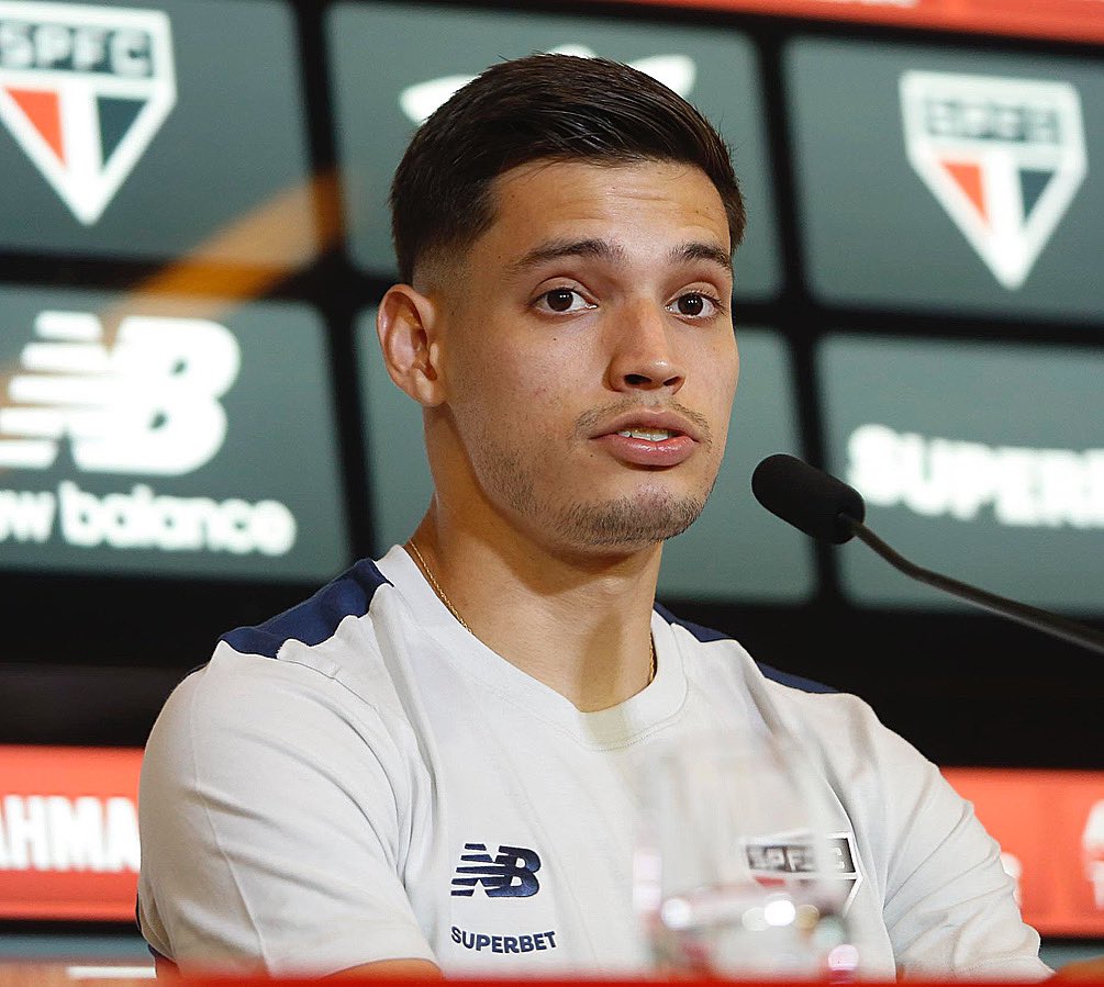 São Paulo apresenta Bobadilla para a torcida. (Foto: Twitter do São Paulo)