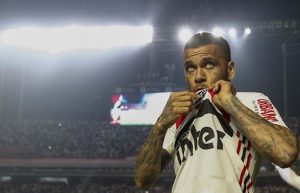 Daniel Alves processou o São Paulo. (Foto: Twitter do São Paulo)