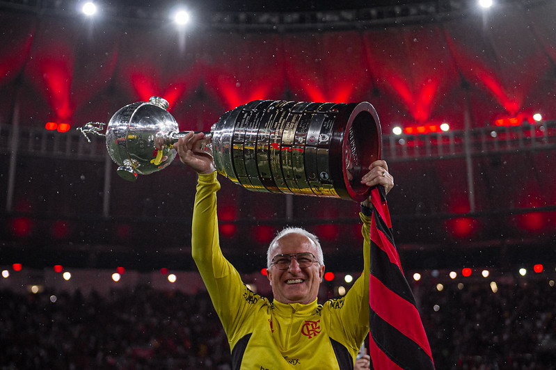 Antes do São Paulo, Dorival Junior conquistou a Copa Libertadores pelo Flamengo. (Foto: Twitter do Flamengo)