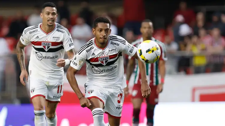 Talles Costa vira a mais nova venda do São Paulo em 2024. (Foto: Twitter do São Paulo)