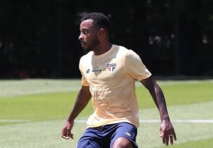 São Paulo apresenta quinta proposta de renovação por Welington. (Foto: Twitter do São Paulo)