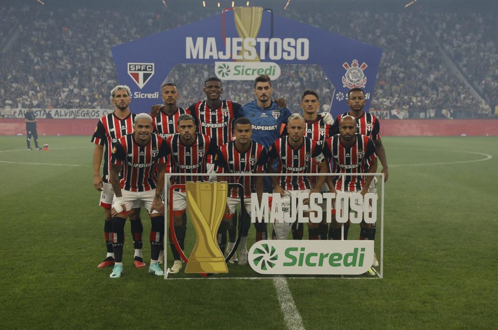 São Paulo tem mais uma decisão pela frente depois de quebrar tabu no Majestoso. (Foto: Twitter do São Paulo)