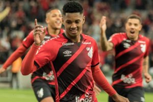 Abner está no radar do São Paulo para 2024. (Foto: Twitter do Athletico Paranaense)
