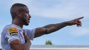 André Silva é artilheiro do Vitória de Guimarães e foi contratado pelo São Paulo para 2024. (Foto: Twitter do Vitória)