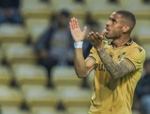 André Silva está no radar do São Paulo para 2024. (Foto: Twitter do Vitória de Guimarães)