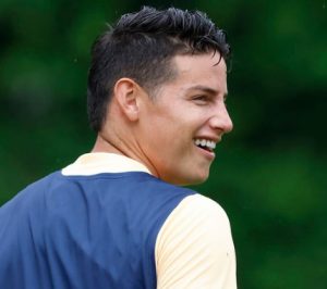 Meia do São Paulo tem sentido desgaste após as partidas. (Foto: Twitter do SPFC)