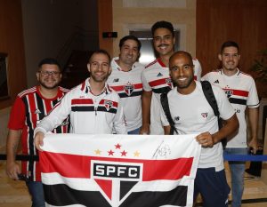 São Paulo vai a Brasília para encaminhar classificação no Paulistão. (Foto: Twitter do SPFC)