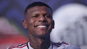 Arboleda tem contrato com o São Paulo até dezembro de 2024. (Foto: Twitter do Brasileirão)