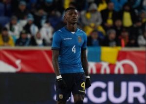 Arboleda se destaca em atuação pelo Equador. (Foto: Twitter do Equador)