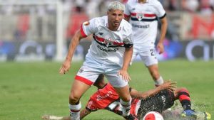Calleri sofre lesão incomum e pode virar desfalque no São Paulo. (Foto: Twitter do SPFC)