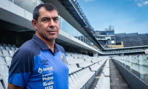Fábio Carille é técnico do Santos, que briga com São Paulo por destaque do Paulistão. (Foto: Twitter do Santos)