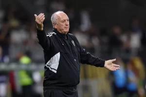 Felipão está no mercado da bola e São Paulo analisa possível substituto de Thiago Carpini. (Foto: Twitter do Galo)