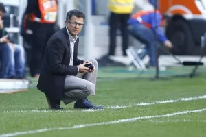 Ex-técnico do São Paulo, Juan Carlos Osorio é demitido do Athletico Paranaense. (Foto: Twitter do México)