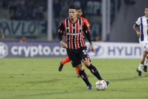 James Rodríguez teve pouco espaço com Carpini. (Foto: Twitter do SPFC)