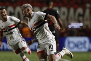 Luciano vira destaque no São Paulo. (Foto: Twitter do SPFC)