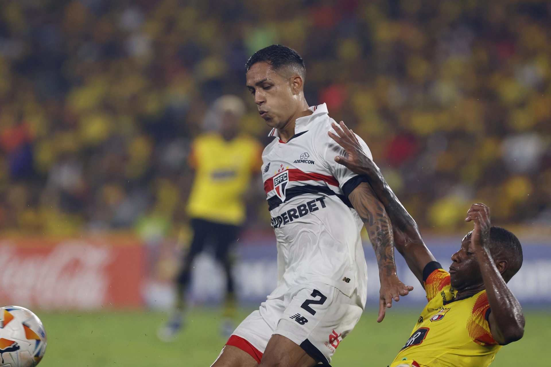 Igor Vinícius é um dos laterais do São Paulo. (Foto: Twitter do SPFC)