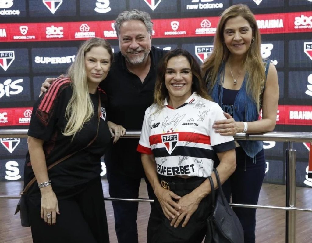 Julio Casares e Leila Pereira voltam a se entender no clássico entre São Paulo e Palmeiras. (Foto: Instagram de Julio Casares)