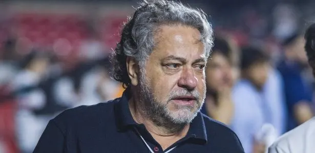 Julio Casares fecha contrato com Luis Zubeldía para ser o técnico do São Paulo. (Foto: Twitter do SPFC)