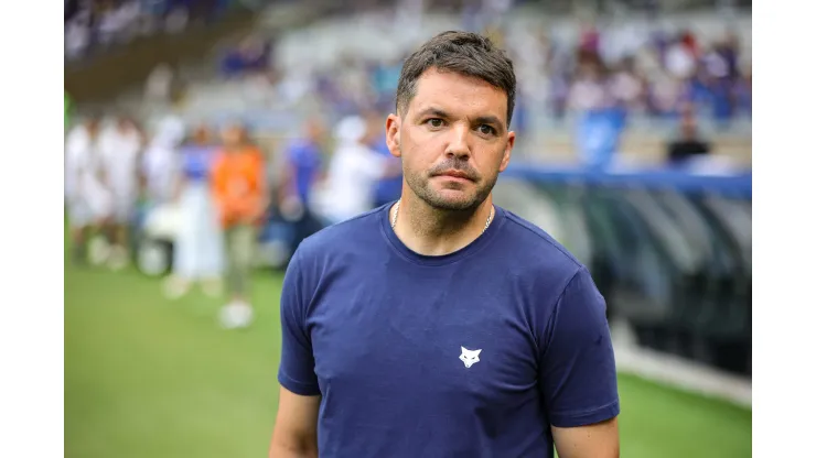 Nicolás Larcamón é mais um técnico demitido antes do início do Brasileirão. (Foto: Twitter do Cruzeiro)