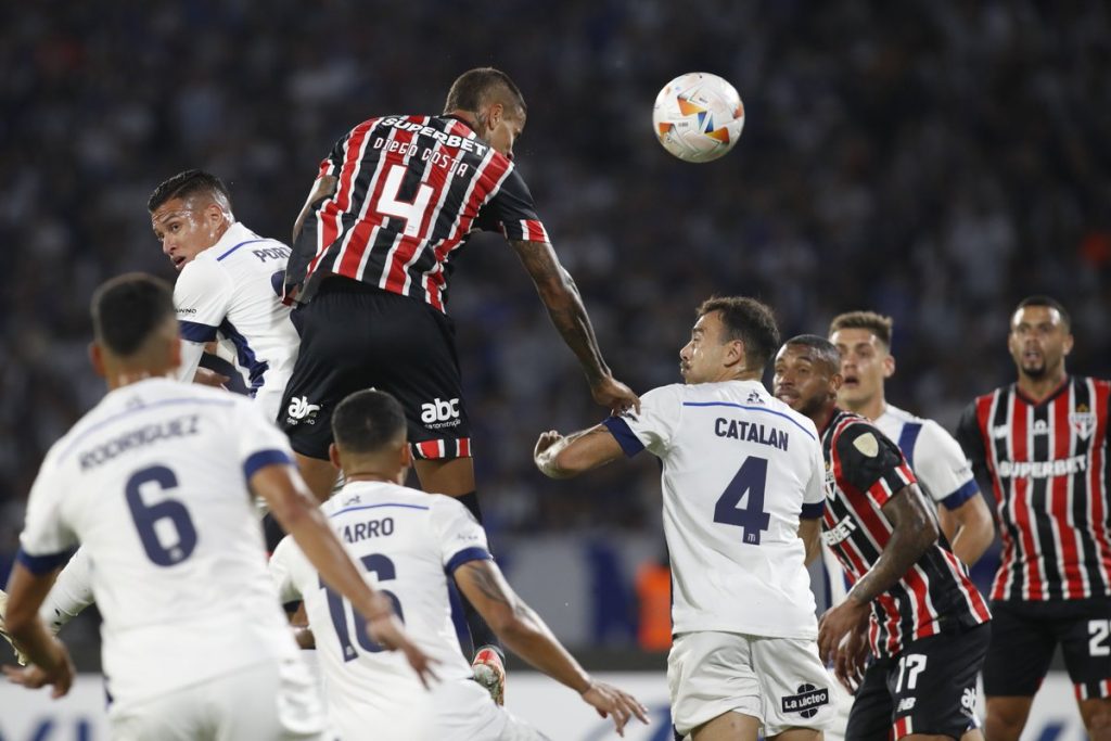São Paulo sofre com lesões e perde do Talleres na estreia da Libertadores. (Foto: Twitter da Libertadores)