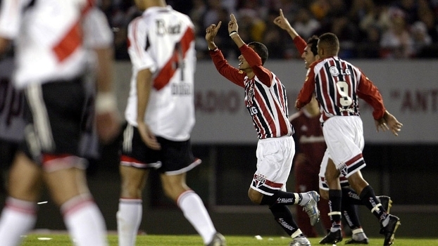São Paulo venceu o River Plate na semifinal da Libertadores em 2005. (Foto: Twitter do SPFC)