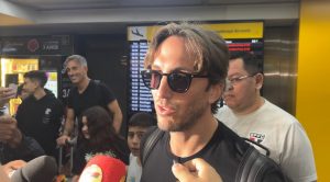 Zubeldía chega à capital paulista e desconversa sobre James. (Foto: Felipe Oliveira)