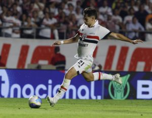 Bobadilla ganha espaço no São Paulo, com lesão de Pablo Maia. (Foto: Twitter do SPFC)