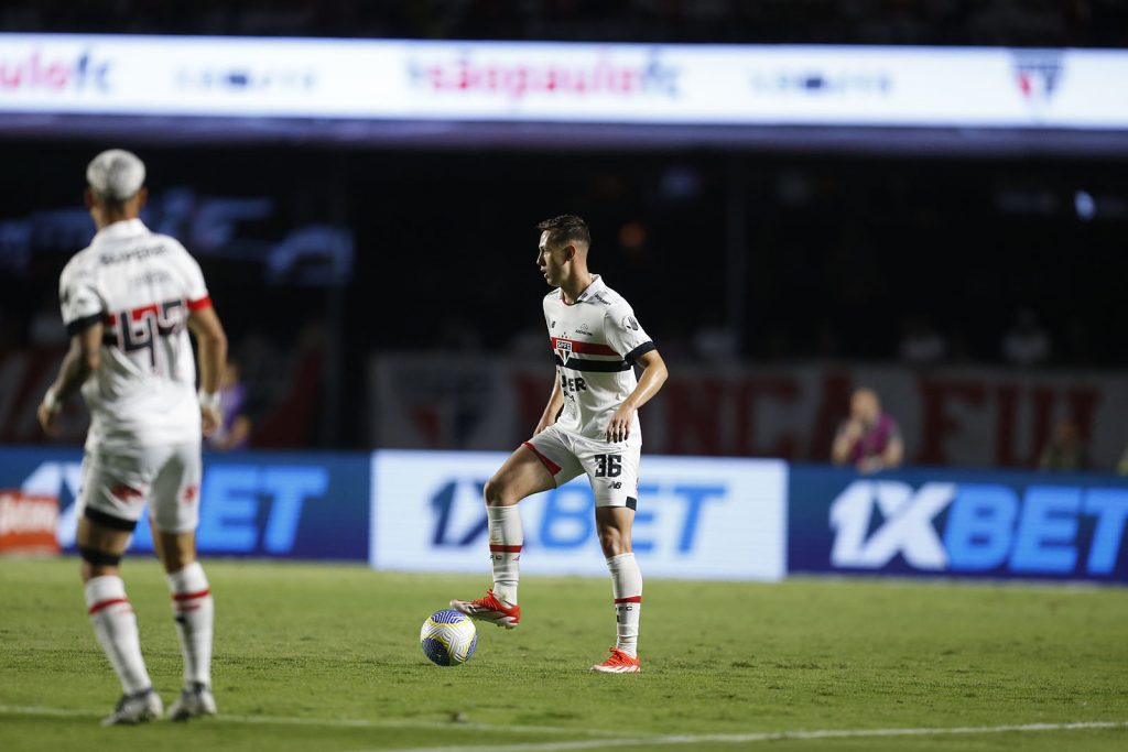 Patryck tem recebido oportunidades no São Paulo. (Foto: Twitter do SPFC)