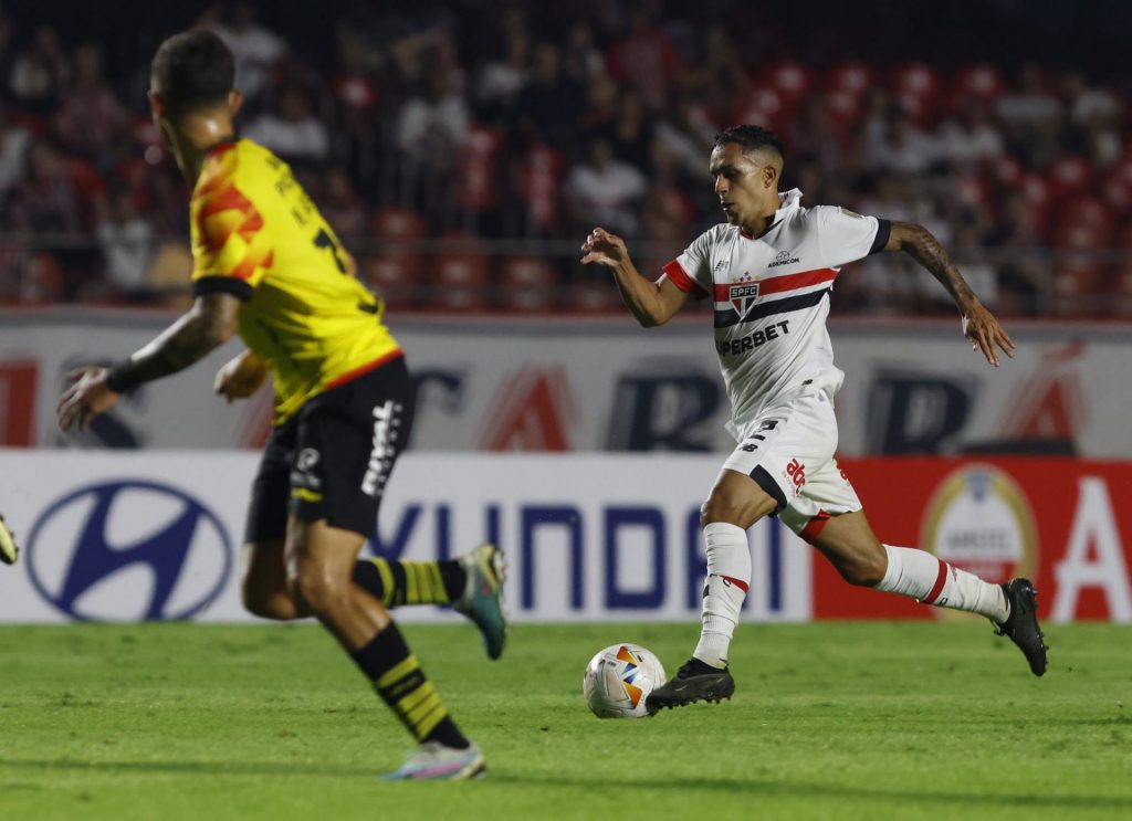 53726963320_82deb11ad5_k Igor Vinícius voltou a ser titular pelo São Paulo. (Foto: Twitter do SPFC)