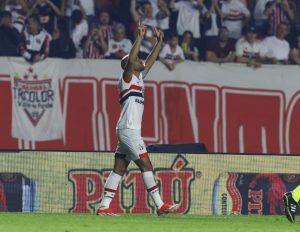 Lucas volta a ser destaque no São Paulo. (Foto: Twitter do SPFC)