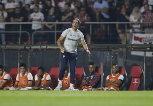 Luis Zubeldía é o técnico do Sâo Paulo em 2025. (Foto: Twitter do SPFC)