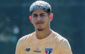 Alan Franco virou titular incontestável no São Paulo. (Foto: Twitter do SPFC)