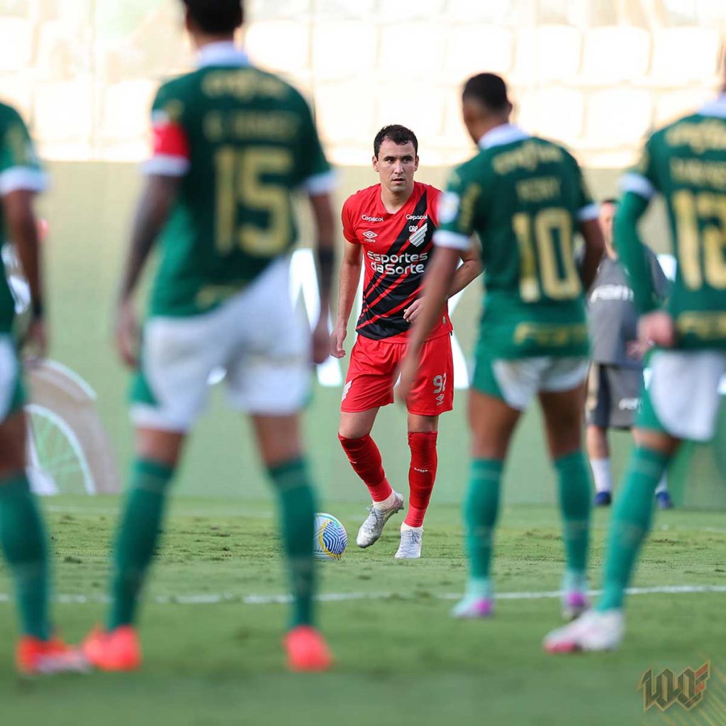 Ex-São Paulo, Pablo marcou um gol de falta contra o Palmeiras pelo Brasileirão. (Foto: Twitter do Athletico Paranaense)