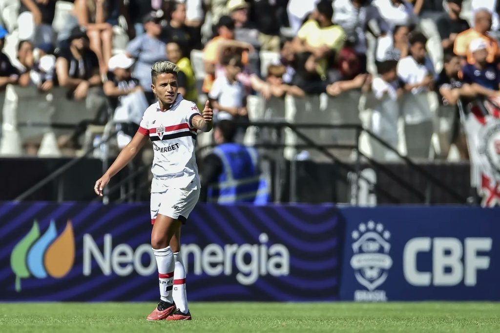 São Paulo faz grande jogo, mas perde do Corinthians pelo Brasileirão Feminino. (Foto: Twitter do Brasileirão Feminino)