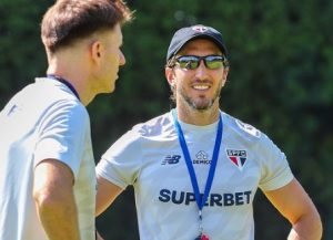 Luis Zubeldía é o técnico do São Paulo. (Foto: Twitter do SPFC)