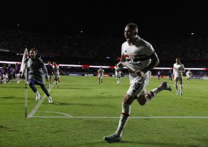 Zubeldía celebra classificação do São Paulo para mata-mata da Libertadores. (Foto: X do São Paulo)