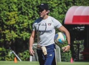 Visando o Grêmio, o São Paulo iniciou preparações para o duelo de Tricolores. - Foto: Erico Leonan