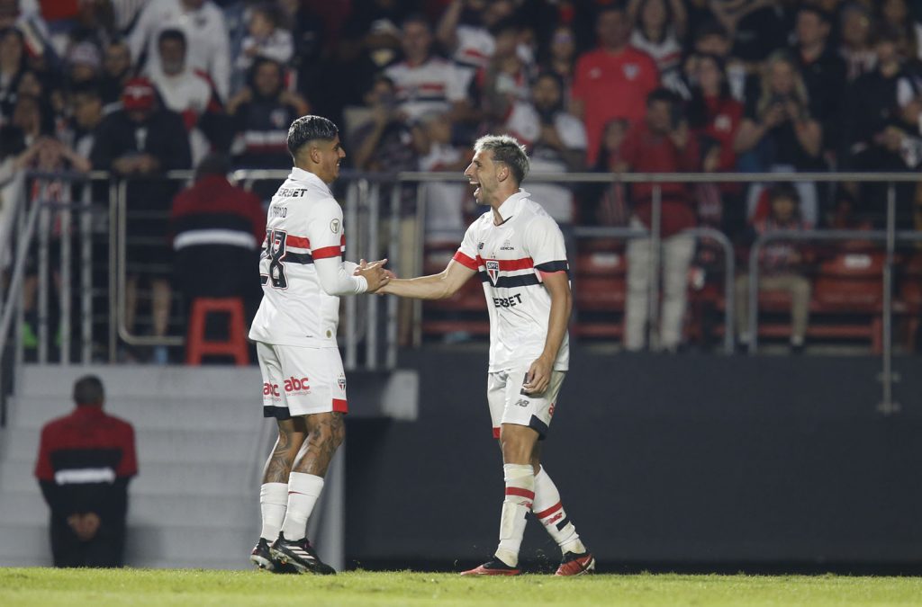 Alan Franco não perde pelo São Paulo há 8 meses – Créditos: Rubens Chiri e Paulo Pinto/Saopaulofc.net