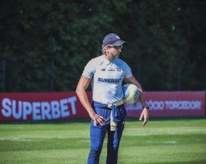 Luis Zubeldía reconhece erros do São Paulo em derrota para o Vasco. (Foto: X do São Paulo)