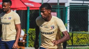 Arboleda deve ser titular na partida entre Corinthians x São Paulo