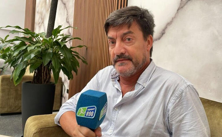 Fernando Brusco, diretor do Nacional-URU, em entrevista à Rádio 890 de Montevidéu. (Foto: Reprodução/Rádio 890)