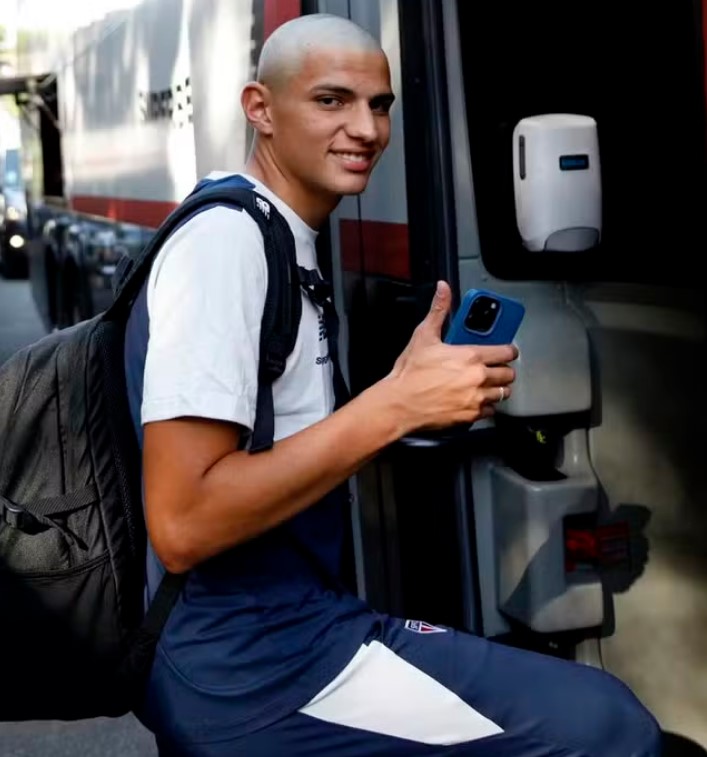 Igão é cria da base do São Paulo e foi convocado para o jogo contra o Vasco. (Foto: X do SPFC)