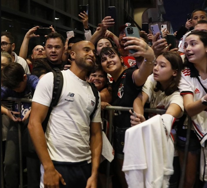 Lucas será titular pelo São Paulo contra o Internacional. (Foto: X do SPFC)