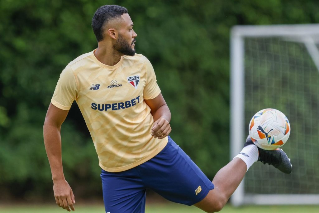 Sabino fecha contrato com o São Paulo até dezembro. (Foto: X do SPFC)