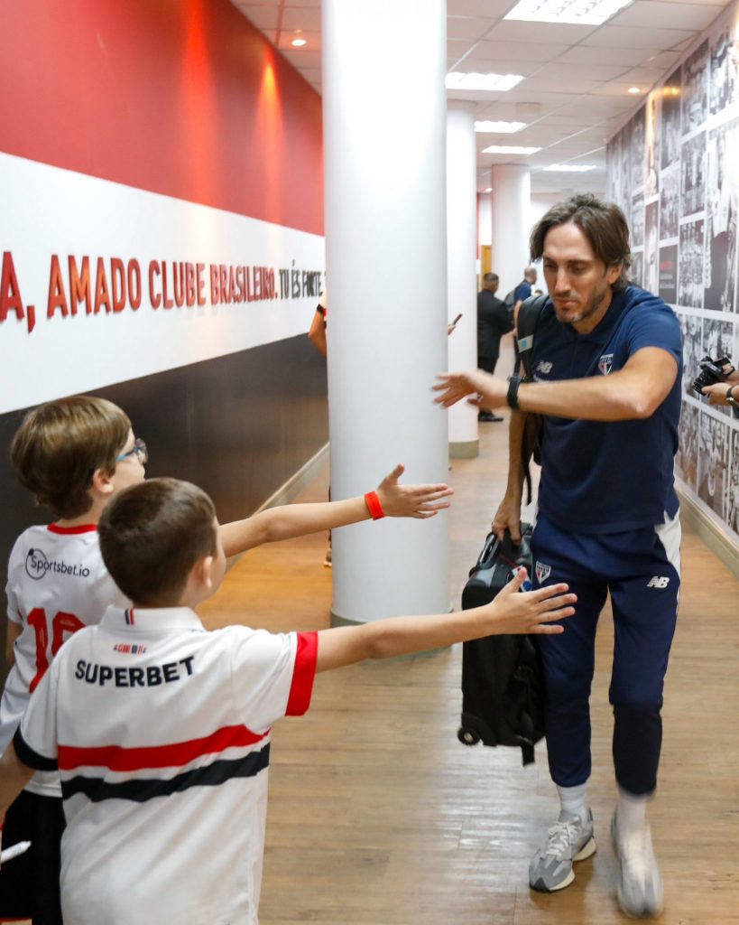 Zubeldia roda elenco e São Paulo terá retorno de Wellington Rato. (Foto: X do SPFC)