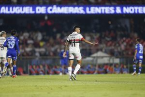 Nestor está valorizado no São Paulo. (Foto: X do SPFC)