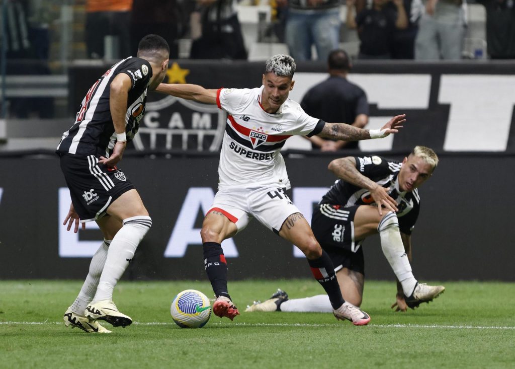 Ferreirinha fez um jogo de muita entrega pelo São Paulo, mas pecou na hora de concluir. (Foto: X do SPFC)