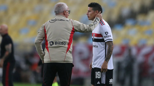 James Rodríguez reencontra Dorival Júnior no jogo entre Colômbia x Brasil. (Foto: X do SPFC)