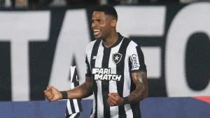Junior Santos será desfalque por longo tempo no Botafogo. (Foto: Vitor Silva/BFR)