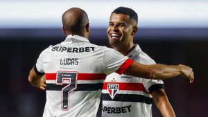 Lucas abriu o placar para o São Paulo no MorumBIS. (Foto: X do SPFC)